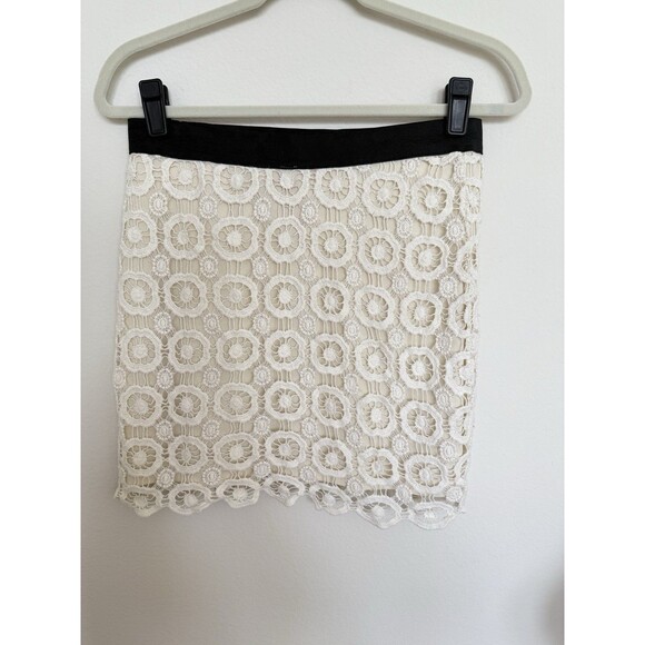 Whispers Romantic Lace Mini Skirt Off White Black Stretch Waist Band Size Large - Picture 4 of 15